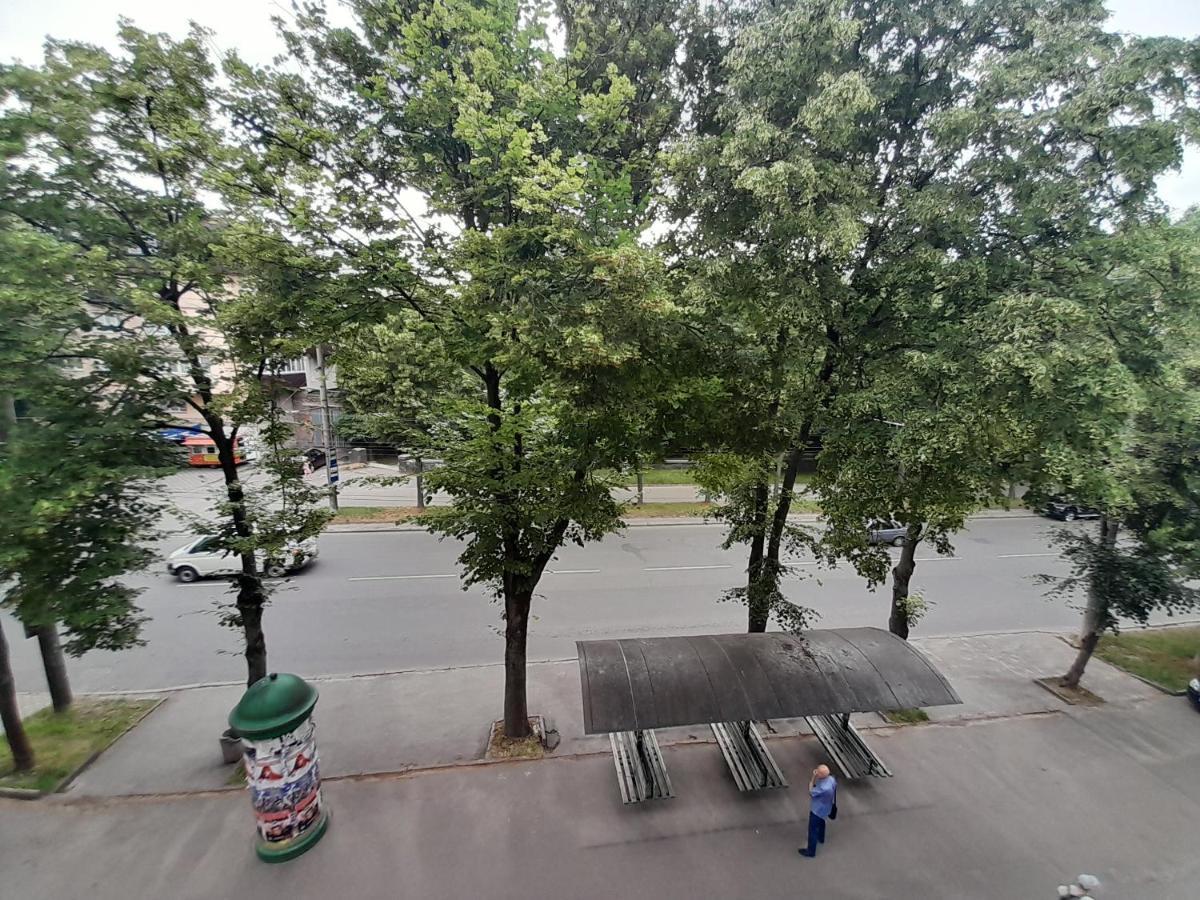 Квартира Біля Парку На Княгині Ольги 13 リウネ エクステリア 写真
