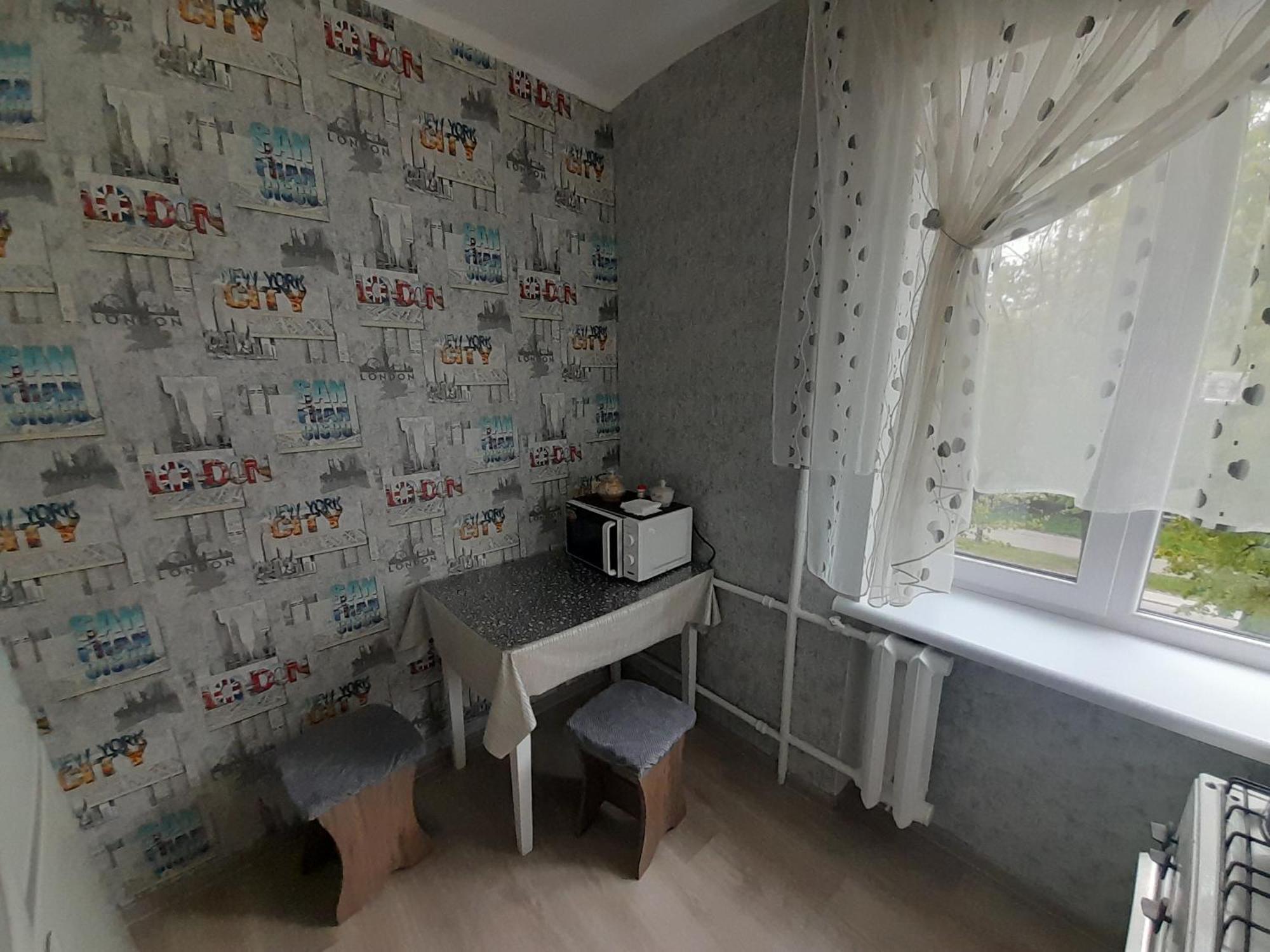 Квартира Біля Парку На Княгині Ольги 13 リウネ エクステリア 写真
