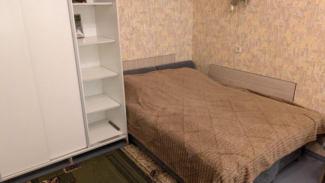 Квартира Біля Парку На Княгині Ольги 13 リウネ エクステリア 写真